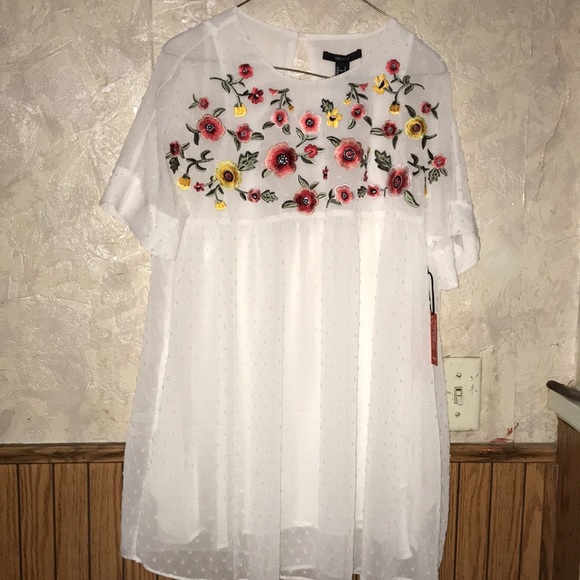 4/$10🌻🌻White & multi color floral forever 21 dress - Picture 2 of 6
